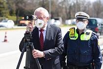 Policisté budou měřit rychlost na 2100 místech po celém Bavorsku až do pátku 25. března 6 hodin.