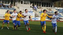 24. kolo FORTUNA ČFL, skupina A: TJ Jiskra Domažlice (bílí) - Benešov 2:0.