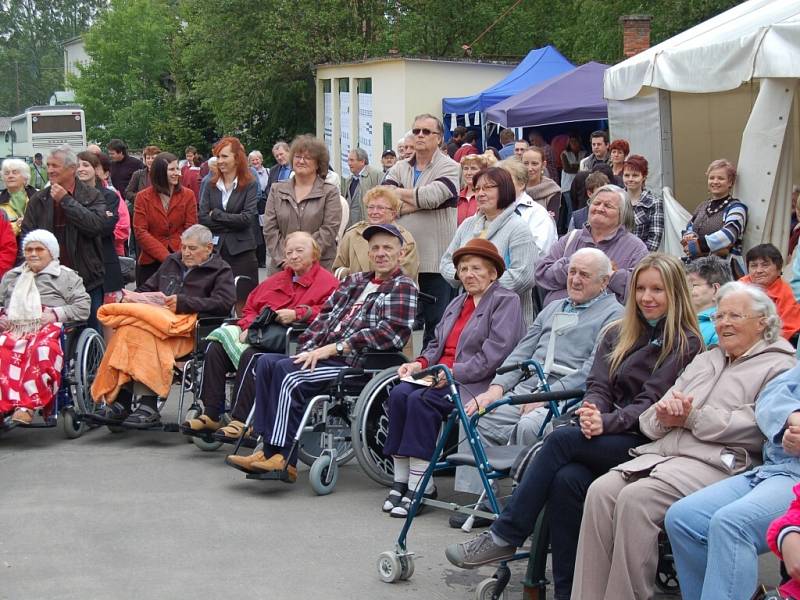 Z oslav 10. výročí založení Domu seniorů Kdyně.