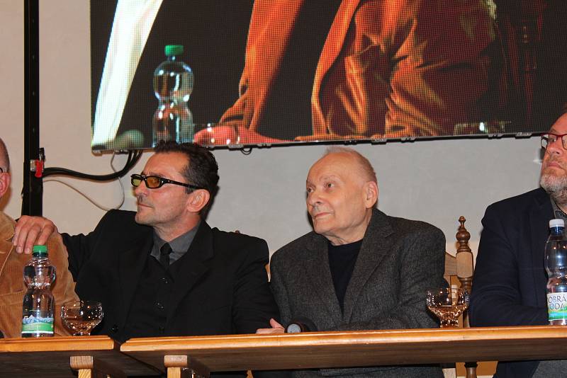 Setkání s hercem Ondřejem Vetchým, který si převzal ocenění Zlaté rafičky.