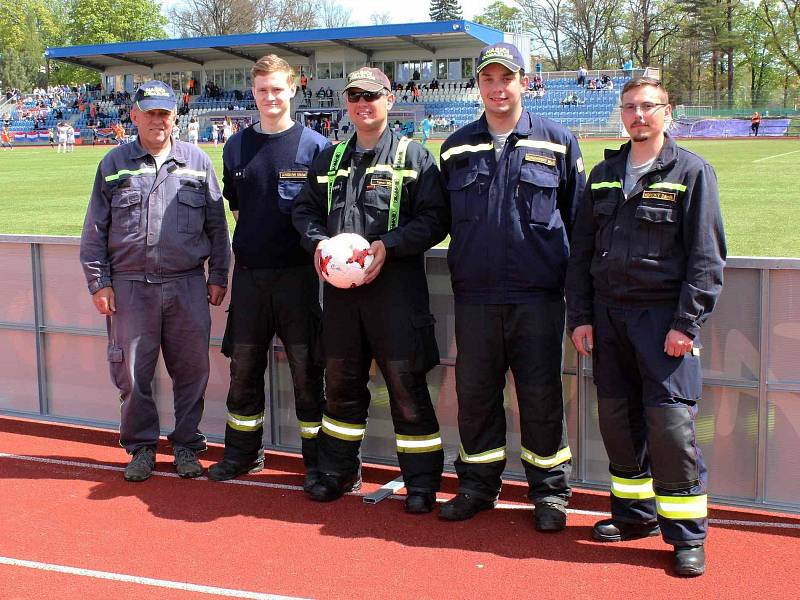 Mladé Španělky porazily v semifinále Mistrovství Evropy v Domažlicích Holanďanky 2:0 a jsou ve finále.