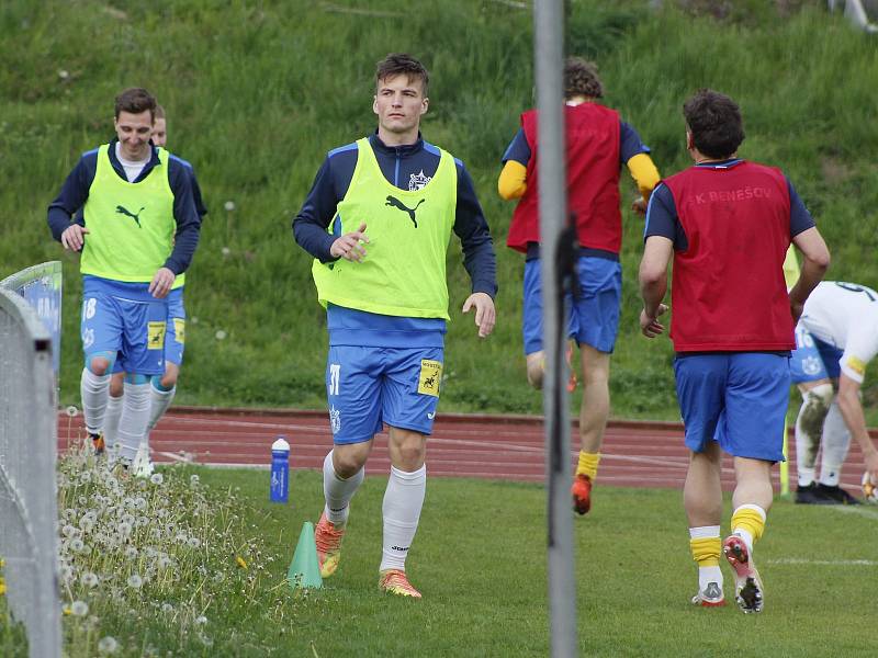 24. kolo FORTUNA ČFL, skupina A: TJ Jiskra Domažlice (bílí) - Benešov 2:0.