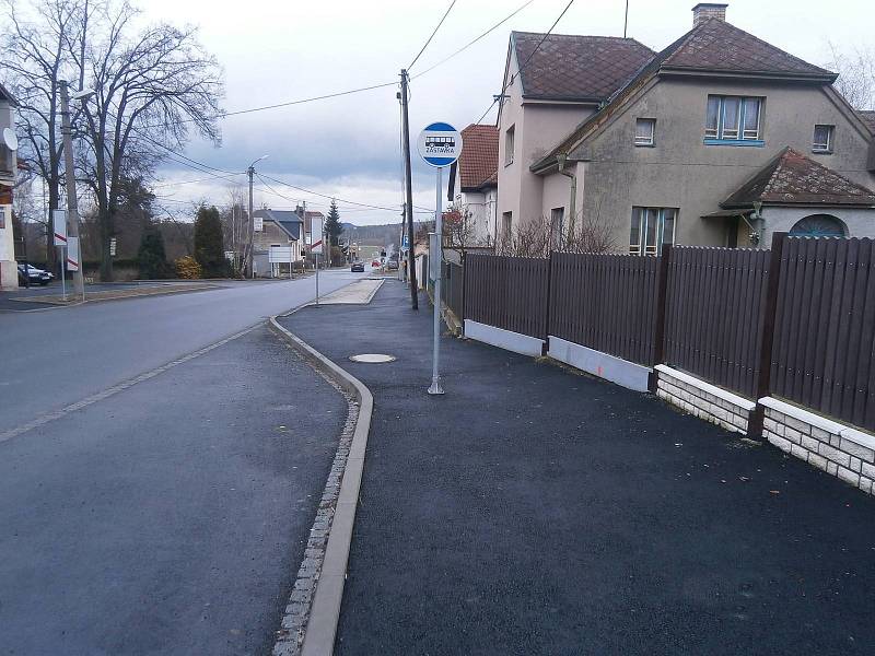 Označení autobusových zastávek v Klenčí.