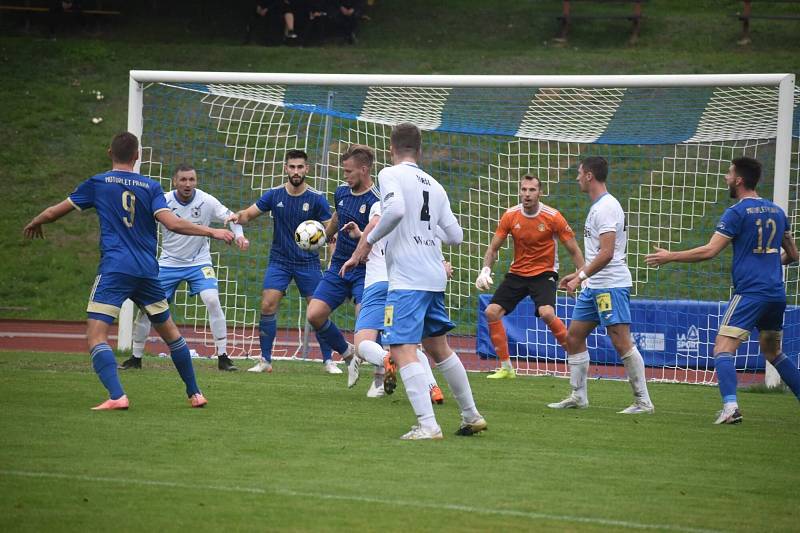 Fotbalisté Jiskry Domažlice remizovali v sobotu doma s pražským Motorletem 2:2, oba góly soupeře dal slovenský internacionál Miroslav Stoch (č. 10).