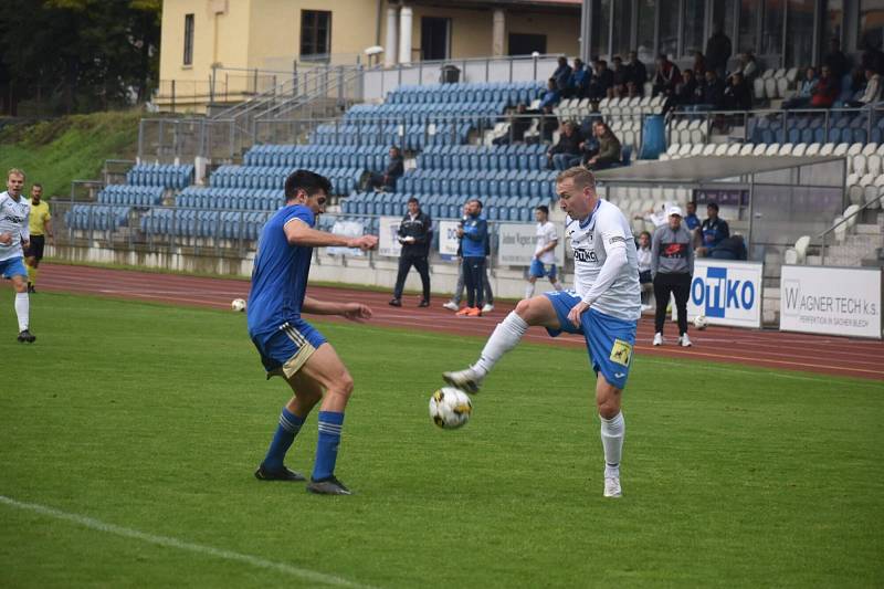 Fotbalisté Jiskry Domažlice remizovali v sobotu doma s pražským Motorletem 2:2, oba góly soupeře dal slovenský internacionál Miroslav Stoch (č. 10).