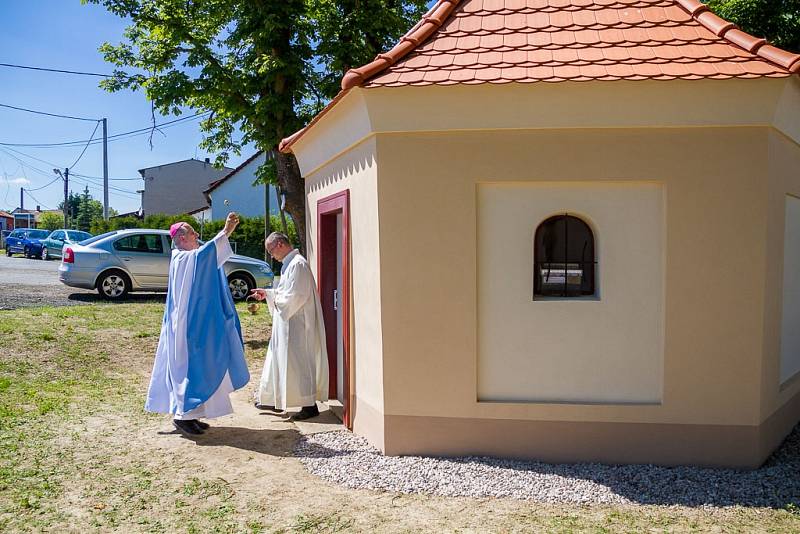 Biskup vysvětil kapli v Černovicích.