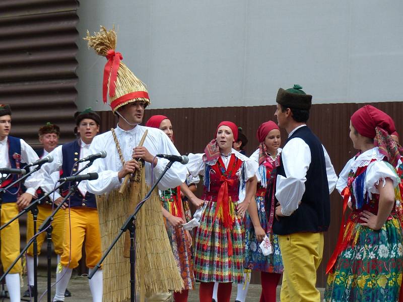 Klenotnicový pořad udělal tečku za svátkem folkloru. 