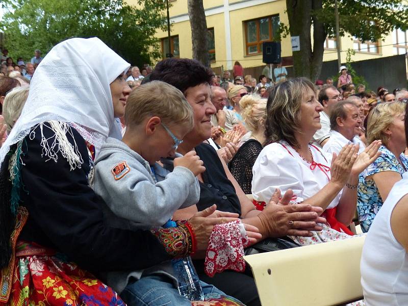 Klenotnicový pořad udělal tečku za svátkem folkloru.