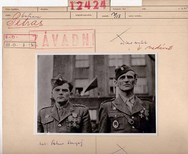 Po zatčení se komunistický režim stačil Josefa Buršíka vymazat z dějin. Všechny fotografie, na kterých figuroval, byly v archivech označeny výrazným razítkem Závadné.