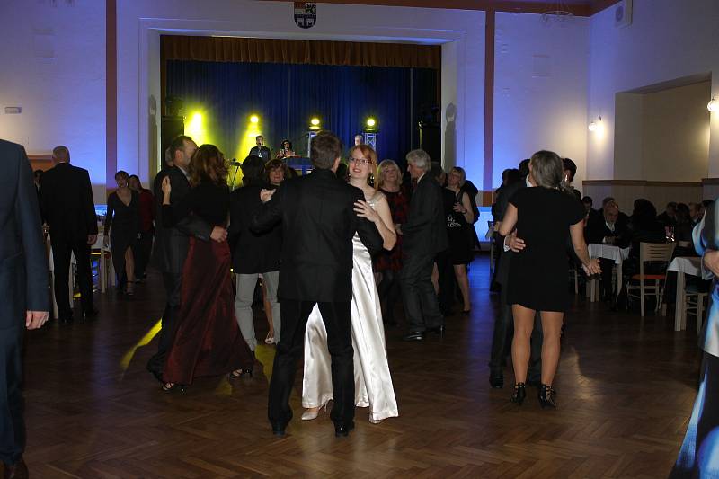 Městský ples v Horšovském Týně