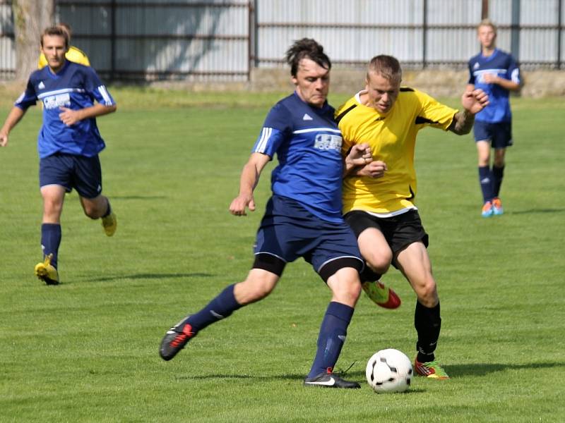 Z utkání fotbalistů Start Bělá a Sokol Pocinovice.