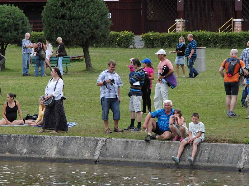 Koncert na vodě se vydařil.