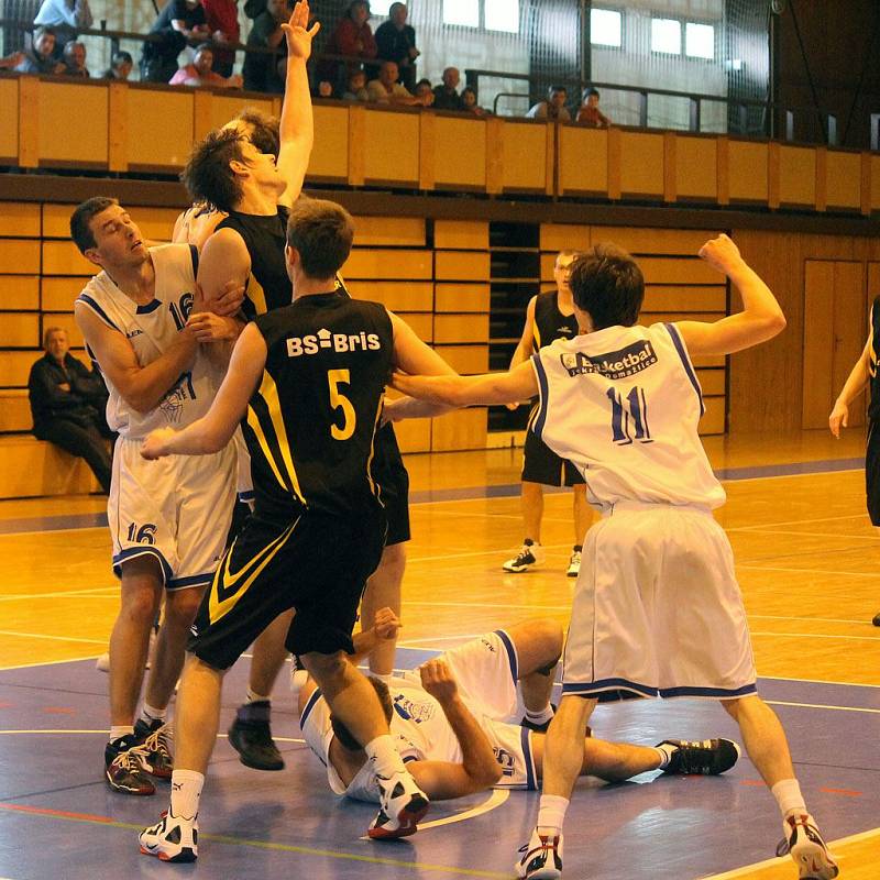 Ohlédnutí za čtvrtým zápasem finále play – off II. ligy mužů mezi basketbalisty Jiskry Domažlice a Renocar Podolí Brno. 