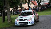 Karel Trněný navigován Václavem Pritzlem se Škodou Fabia WRC.