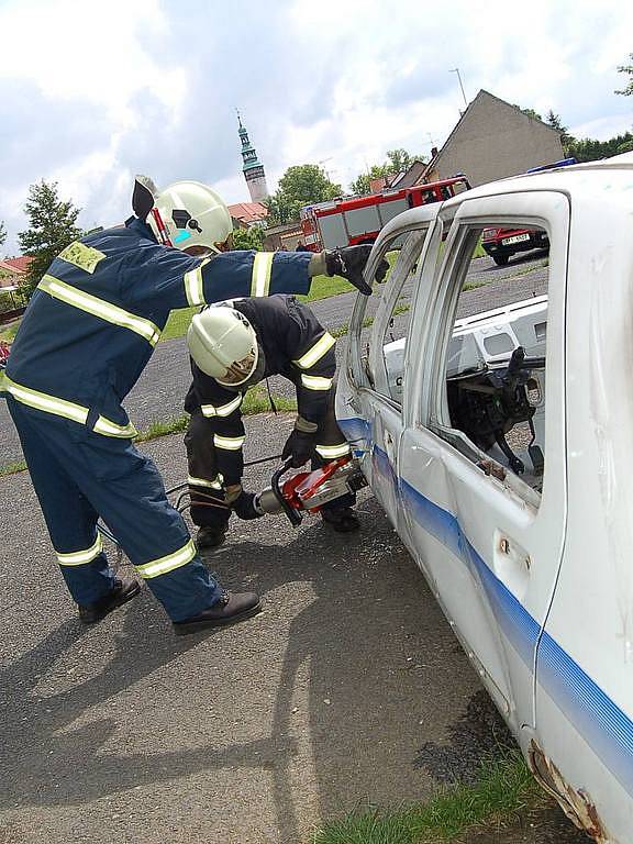 ZŠ Msgre B. Staška Domažlice - Den dětí a návštěva hasičů.