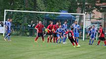 Staňkovští fotbalisté zdolali hokejisty Plzně 4:2.