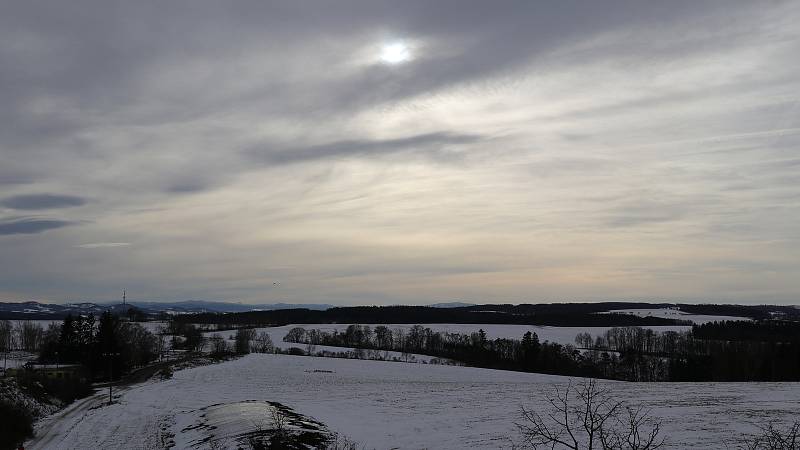 Rozhledna na Šibeničním vrchu nad Horšovským Týnem a výhledy do širokého okolí.