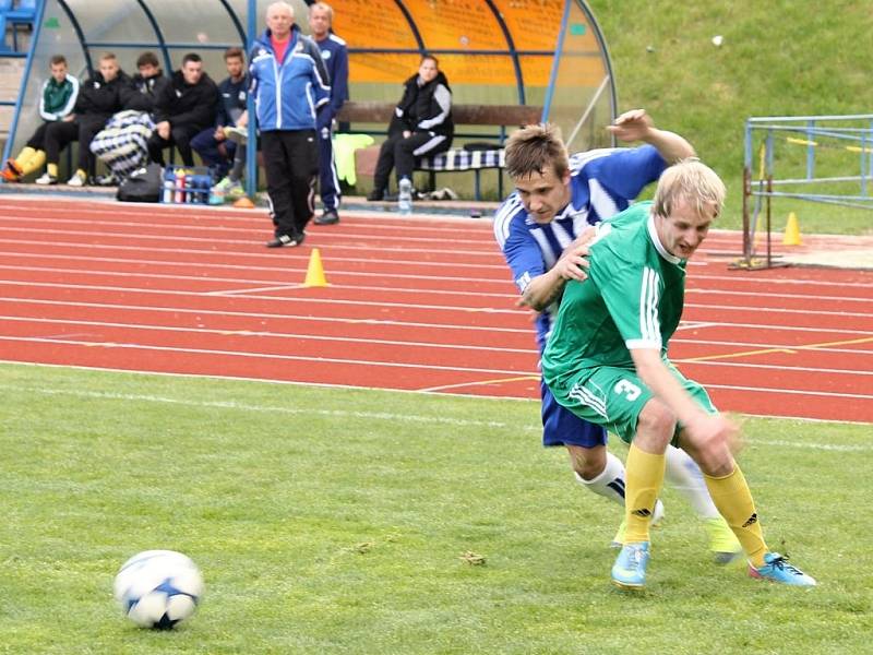 Z utkání třetiligové Jiskry Domažlice s 1. FC Karlovy Vary.