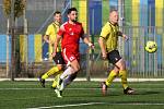 13. kolo FORTUNA divize, skupina A: SK Petřín Plzeň - TJ Jiskra Domažlice B (na snímku fotbalisté ve žlutých dresech) 0:2 (0:1).