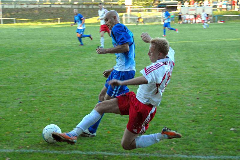 Z utkání fotbalistů FK Holýšov A a FK Horažďovice. 