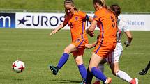 Mladé Španělky porazily v semifinále Mistrovství Evropy v Domažlicích Holanďanky 2:0 a jsou ve finále.