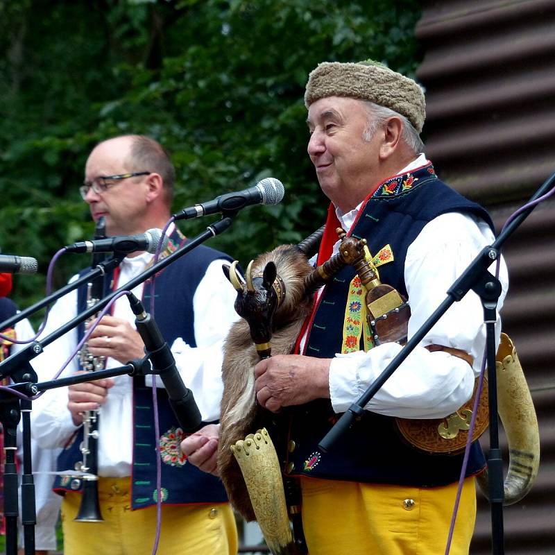 Klenotnicový pořad udělal tečku za svátkem folkloru. 