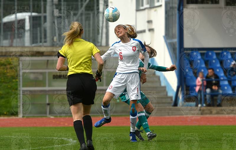 Česká fotbalová reprezentace žen U15 podlehla v Domažlicích Němkám.