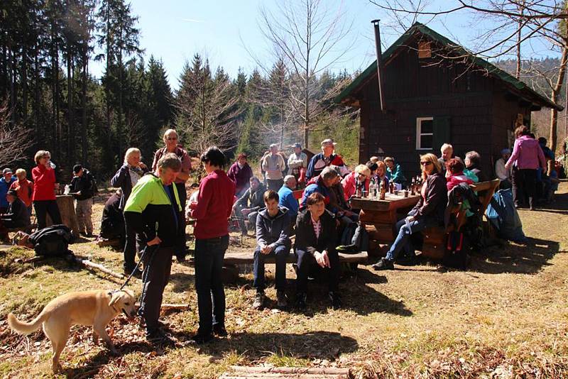 Z odemykání České studánky.