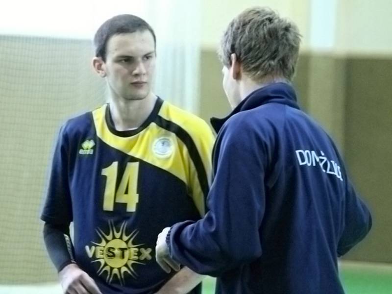 Volejbalové derby mezi Jiskrou Domažlice a USK Slavia Plzeň.