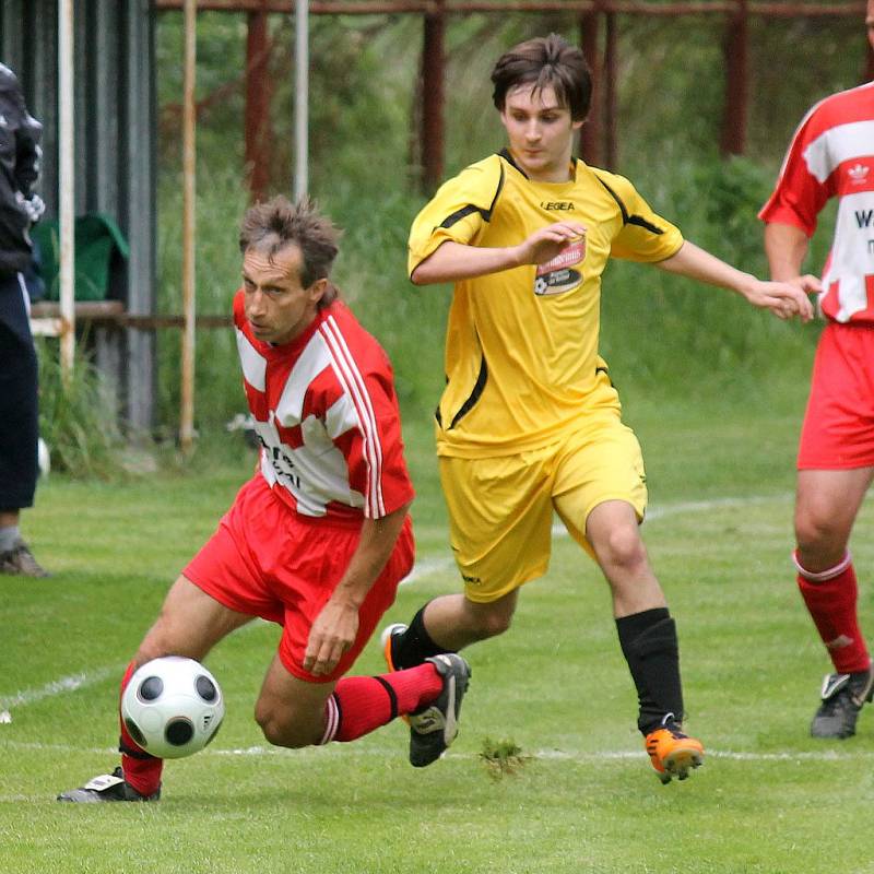 Z utkání fotbalistů Sokol Osvračín A a Sokol Kout. 