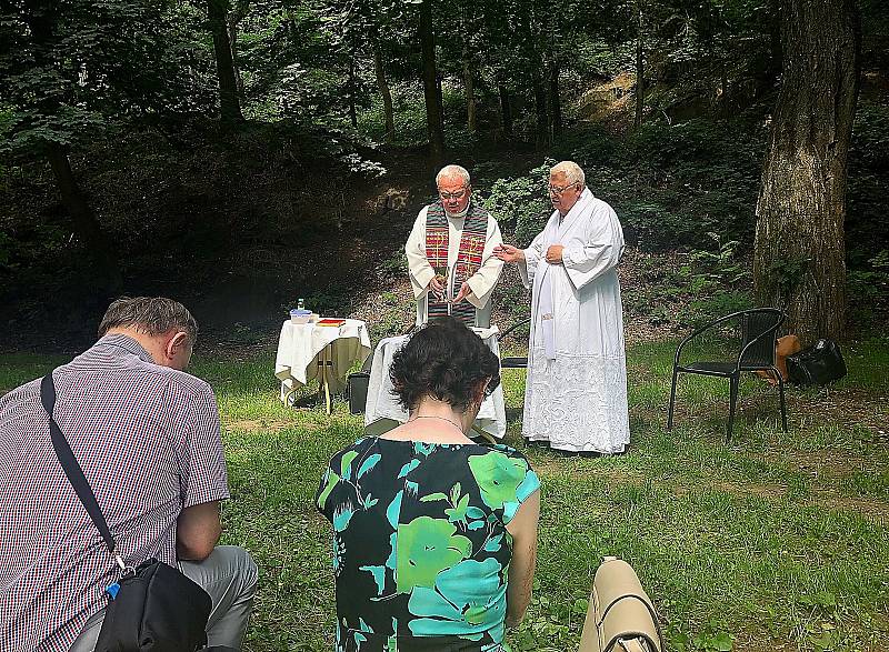 Po 141 letech se opět u domažlické štoly Škarmaň konala bohoslužba, kterou sloužil farář Miroslaw Gierga. Iniciátory akce byli členové spolku Domažlický dějepis.