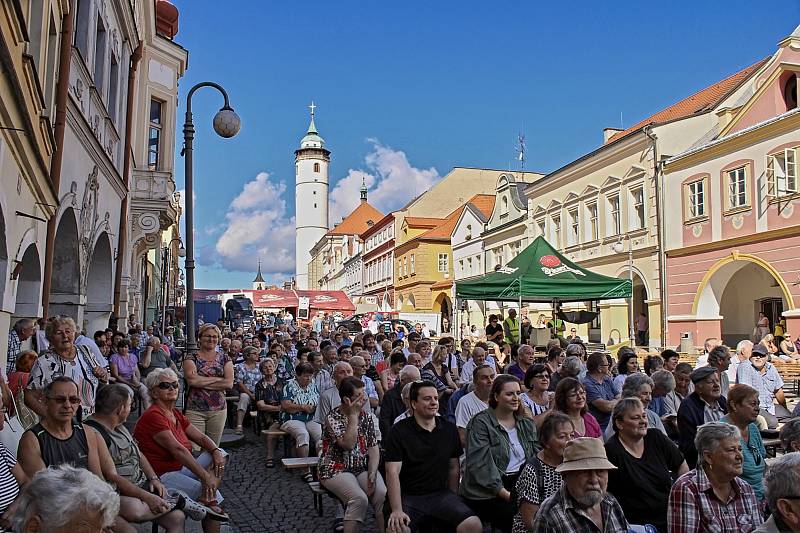 Jarmarky a trhy o Chodských slavnostech očima návštěvníka.