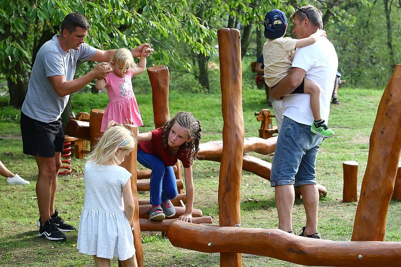 Litická hradní slavnost – sousedské setkání na místě bývalého hradu.