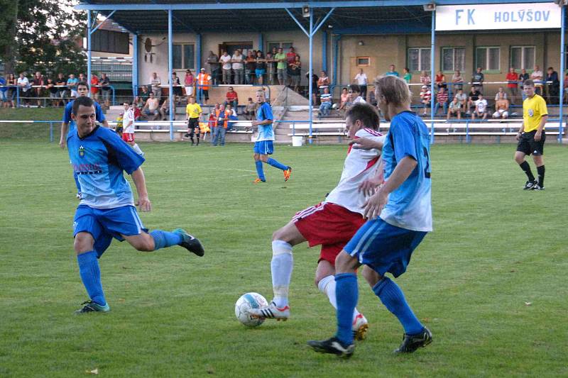 Z utkání fotbalistů FK Holýšov A a FK Horažďovice. 