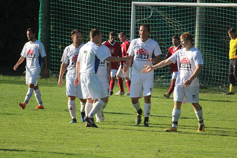 Klenčí – Srby 15:1 – to je součet výsledků víkendového zápasu 9:0 v Klenčí a podzimního duelu, v němž lídr tabulky v Srbech zvítězil 6:1.