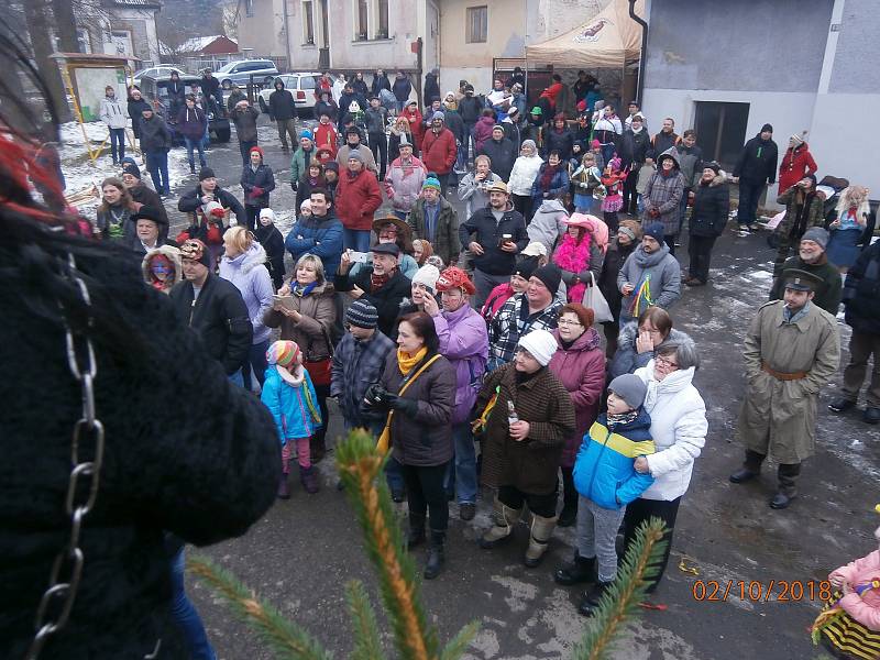 Podobně jako v dalších obcích na Domažlicku, tak i v Klenčí pod Čerchovem, prošel v sobotu 10. února masopustní průvod.