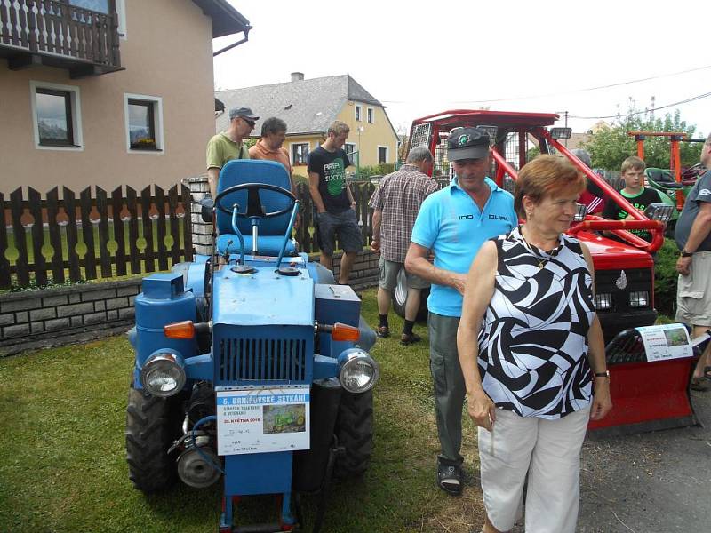 Setkání traktorů v Brnířově.