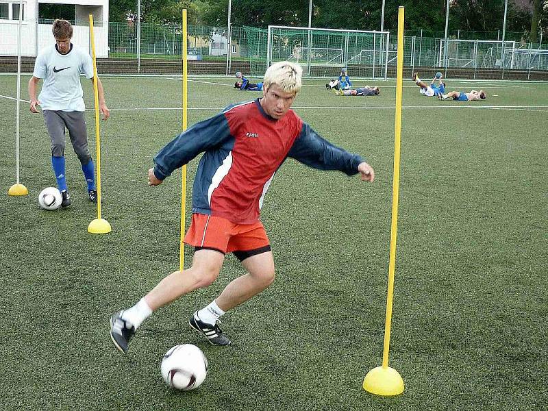 Další náročný trénink fotbalistů Jiskry Domažlice.