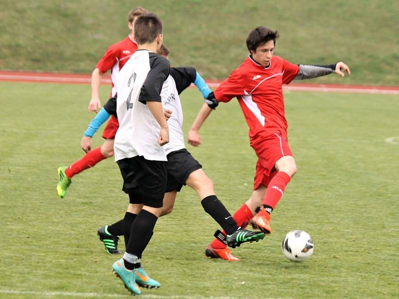 Z utkání starších dorostenců Jiskry Domažlice a FK Tachov.