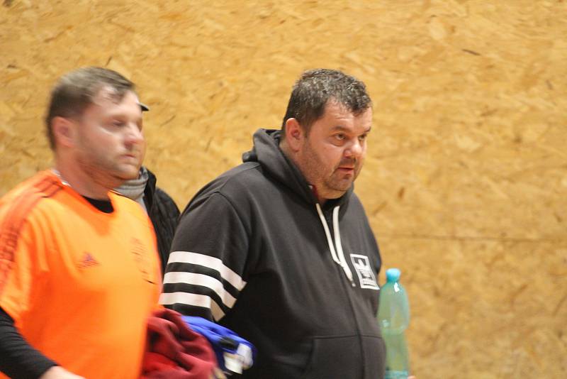 Peter Sádovský (v černém) jako manažer futsalového týmu rozhodčích na Golden Cupu 2020 Referee All Stars.