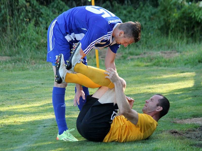 Z přípravného utkání třetiligové Jiskry Domažlice s druholigovým Baníkem Sokolov v Chodově.