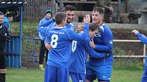 FOTBALOVÁ I.B TŘÍDA: Tatran Chodov (ve žlutém) - TJ Chodský Újezd (v modrém) 2:2 (2:0), na PK 3:4.