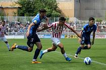 Baráž o F:NL, 2. zápas: FK Viktoria Žižkov - TJ Jiskra Domažlice (na snímku fotbalisté v modrých dresech) 4:0 (3:0).