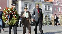 Na 73. výročí konce druhé světové války dorazil válečný veterán James Duncan (93), který Domažlice osvobozoval.