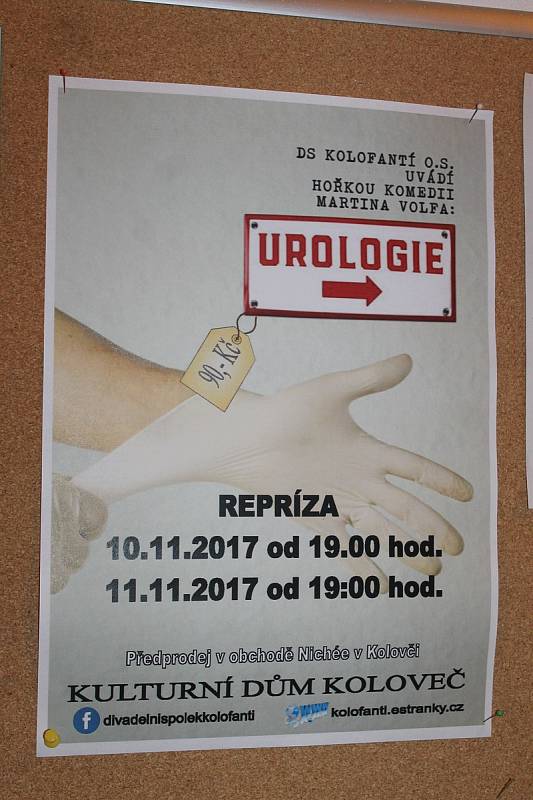 Z předpremiéry hry Urologie v nastudování kolovečských ochotníků.