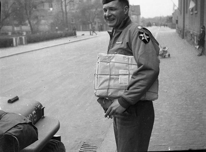 Američtí vojáci zachytili konec války na západě Čech. Muzeum Chodska v Domažlicích získalo fond například od Roberta Gilberta nebo Jeese Stylese.