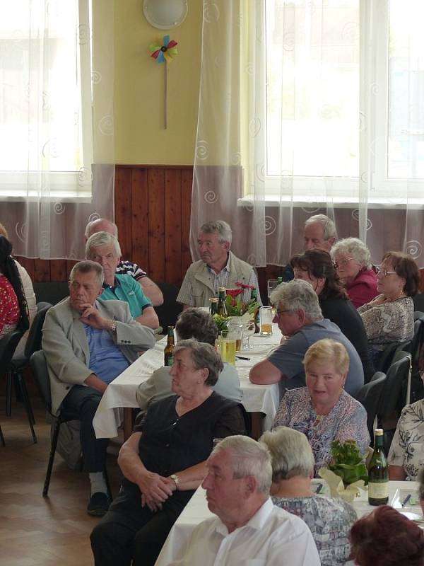 Výroční schůze zahrádkářů ve Starém Klíčově. Oslavili 50 let.