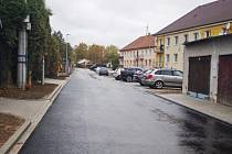Sukova ulice na Kavkazu v Domažlicích se dočkala razantní proměny.