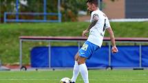 10. kolo FORTUNA ČFL, skupina A: TJ Jiskra Domažlice (na snímku fotbalisté v bílých dresech) - FC Písek 3:0 (2:0).