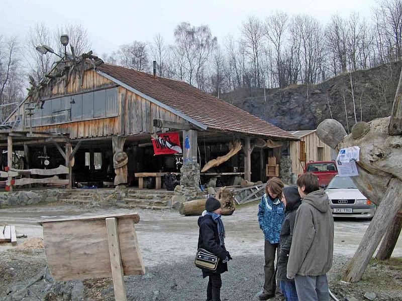 Sumec-albín Pepa se musel přestěhovat z Lomečku do plzeňské zoo.